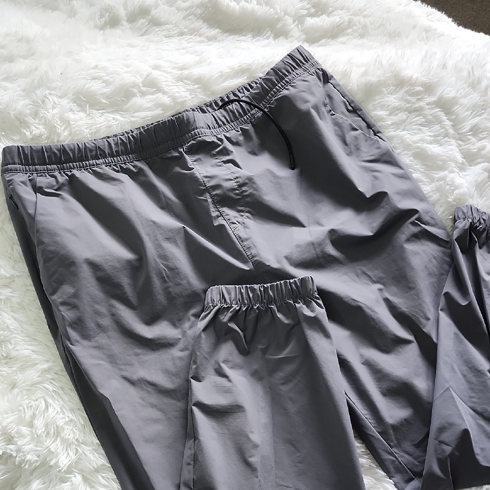 Banana Republic Charcoal Relaxed Fit Pants